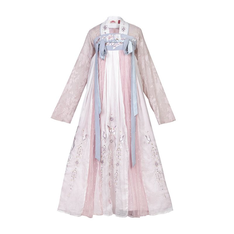 The Rise of Sleeveless Cheongsam Skirts with Low Collars and Thin Fabrics The Rise of Sleeveless Cheongsam Skirts with Low Collars and Thin Fabrics