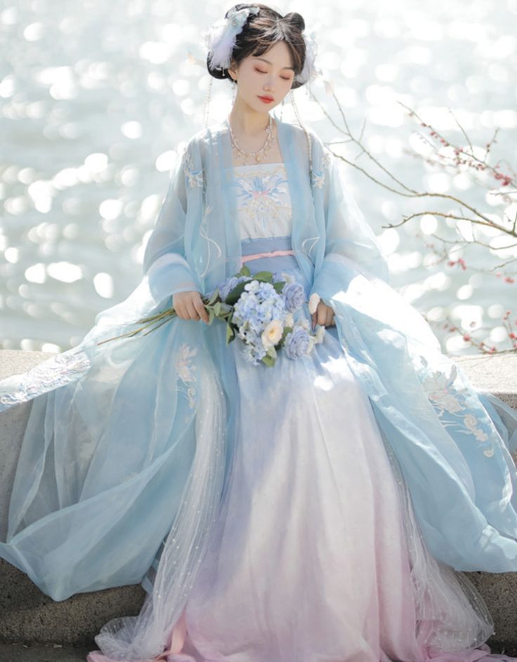 The Enchanting World of Pisces in Hanfu Fashion