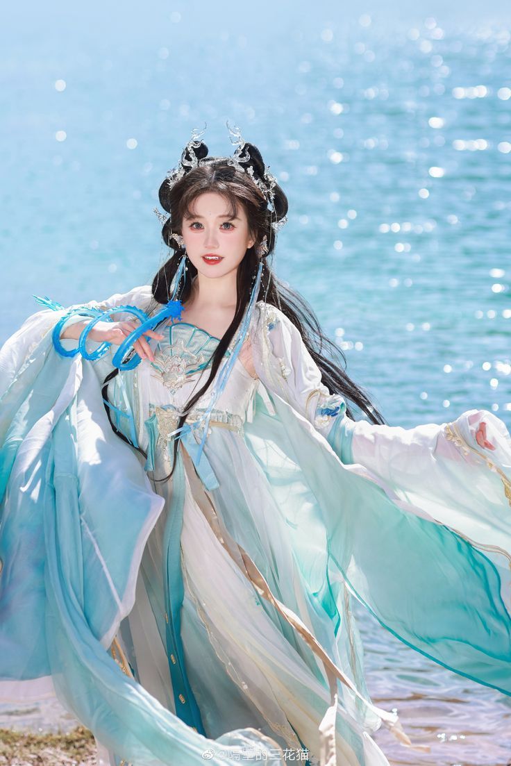 Hanfu Fashion:The Rising Trend of Adult Apparel in Early Spring Hanfu Fashion:The Rising Trend of Adult Apparel in Early Spring
