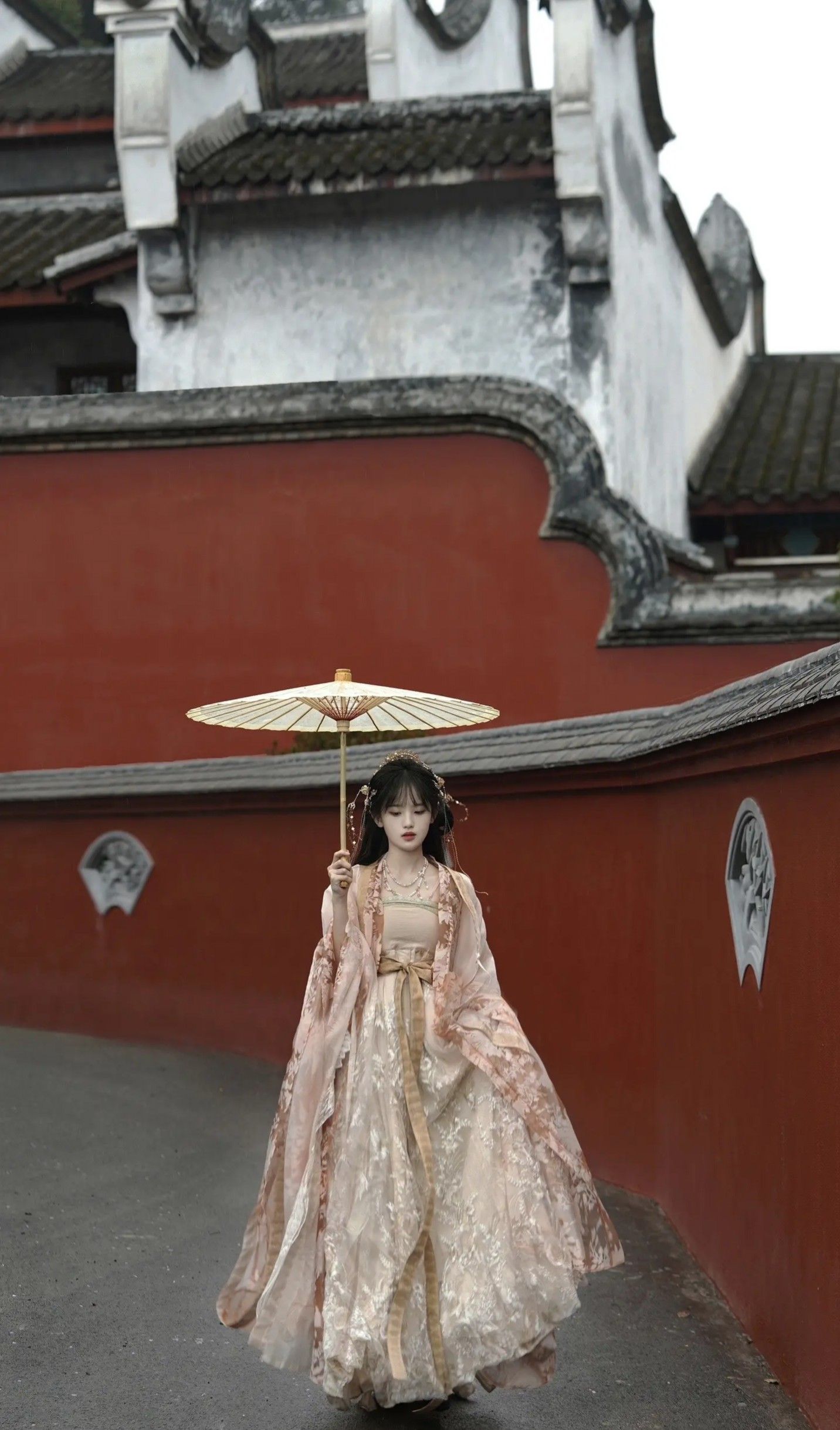 The Charm of Chest-Length Hanfu:A Journey into Traditional Chinese Elegance