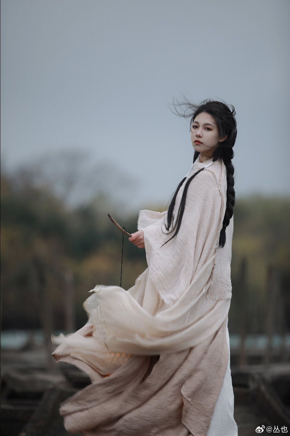 The Splendor of Embroidery in Traditional Tang-Style Pants The Splendor of Embroidery in Traditional Tang-Style Pants