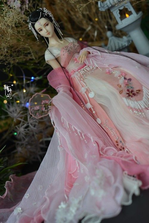 Winter Fashion for Little Girls:The Mermaid Tail Skirt and Horseface Top