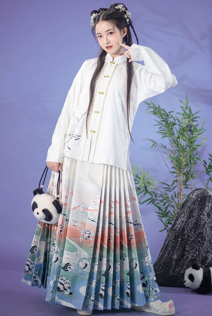 Initial Encounter with Original Hanfu:Unveiling the Essence of Traditional Chinese Fashion Initial Encounter with Original Hanfu:Unveiling the Essence of Traditional Chinese Fashion