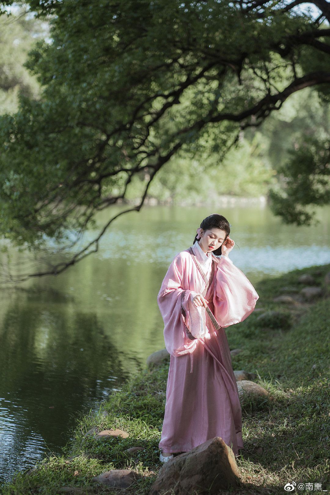 Summer Splendor:The Qianyili Jiangshan Horseback Skirt Summer Splendor:The Qianyili Jiangshan Horseback Skirt