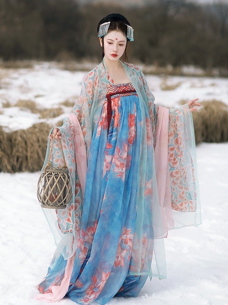 Traditional Cheongsam Style:The Long-lasting Charm of Chinese Student Fashion Traditional Cheongsam Style:The Long-lasting Charm of Chinese Student Fashion