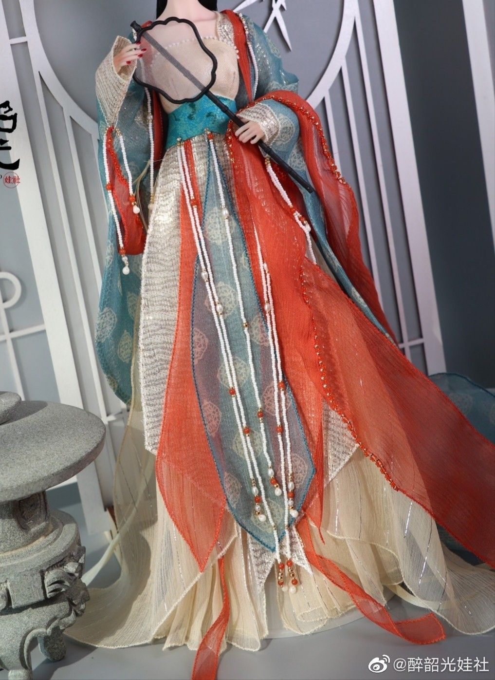 Modernizing Traditional Tang Costumes for Women in Autumn-Winter Fashion Trends Modernizing Traditional Tang Costumes for Women in Autumn-Winter Fashion Trends