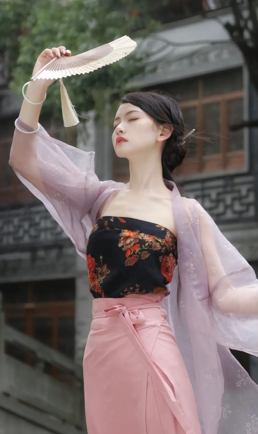 Embracing Tradition:The Rise of Laced-Up Blouses and Pantaloon Fashion with Underwear Elegance Embracing Tradition:The Rise of Laced-Up Blouses and Pantaloon Fashion with Underwear Elegance