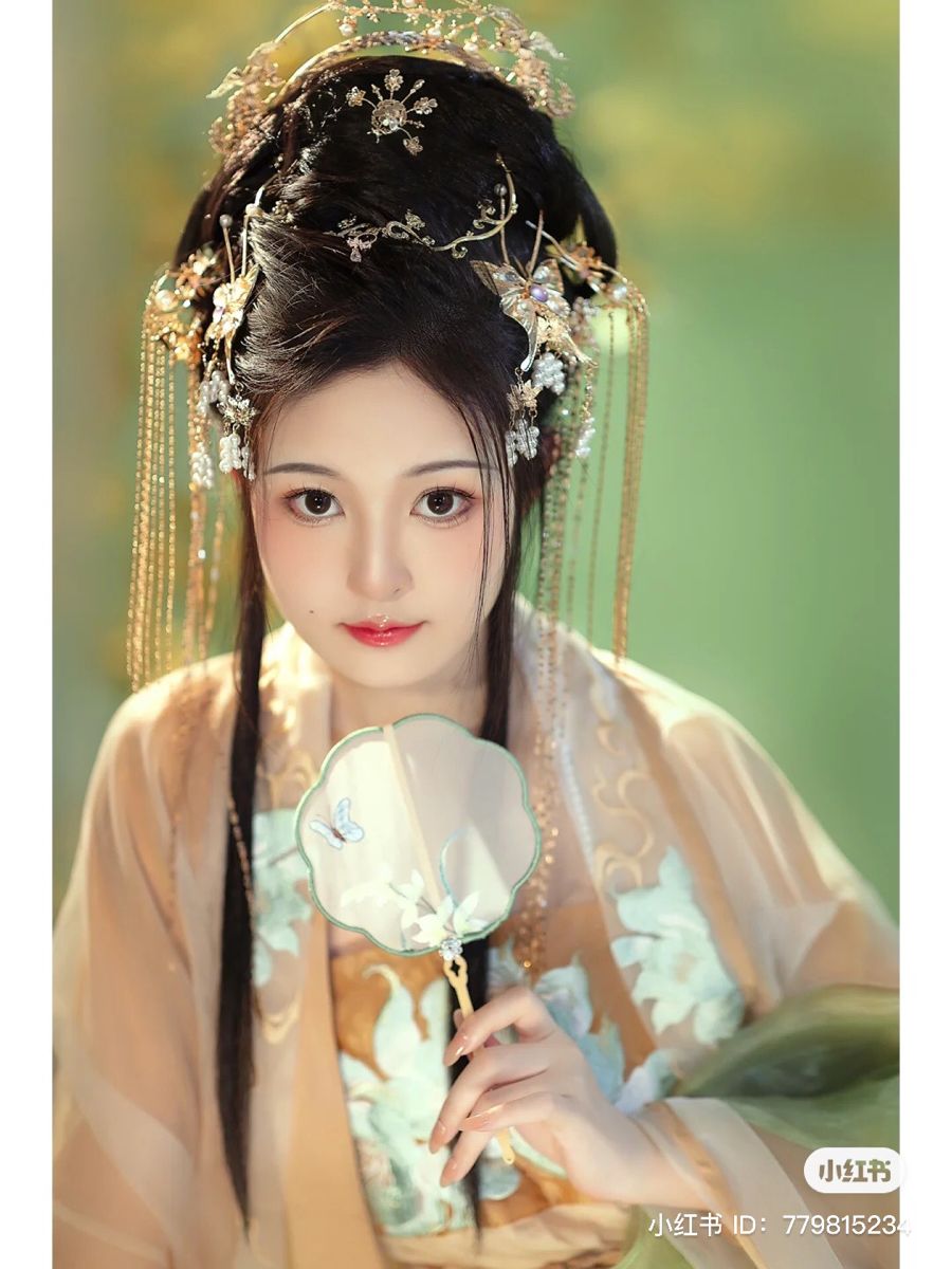 Reimagining the Cheongsam:An Enhanced Version of the Traditional Qipao Long Dress