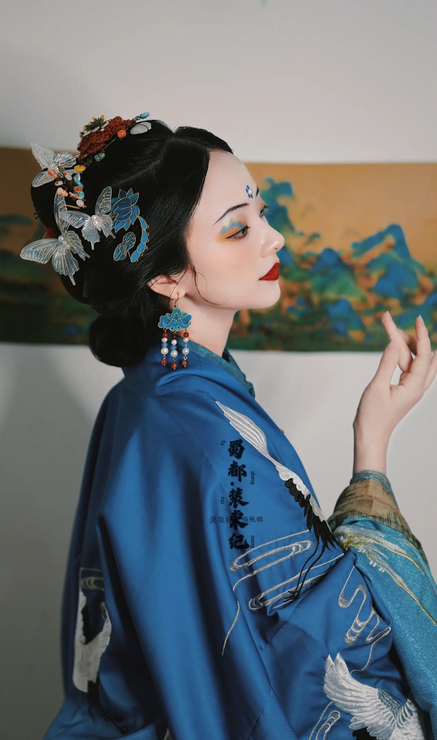 The Elegance of Cheongsam-Inspired One-Piece Long Dresses The Elegance of Cheongsam-Inspired One-Piece Long Dresses