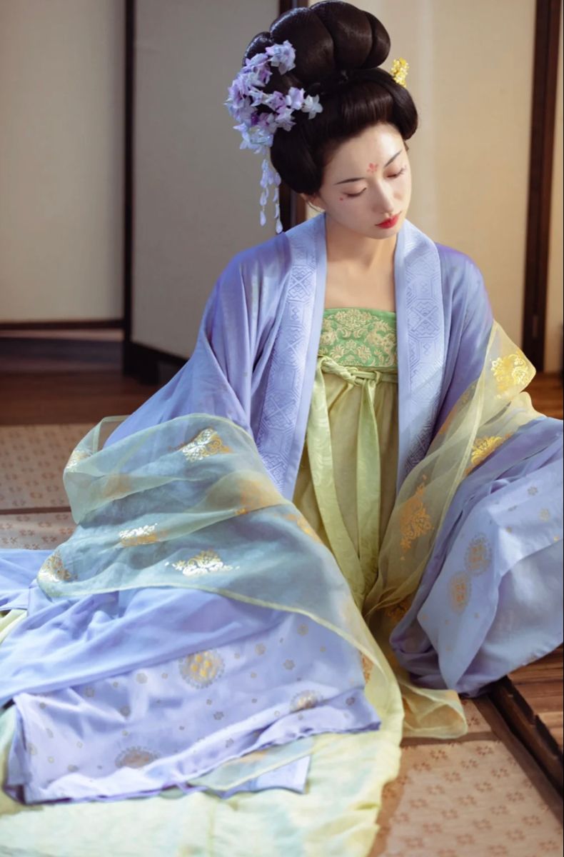 Low-cut Cheongsam Skirt with Cotton and Linen Fabric