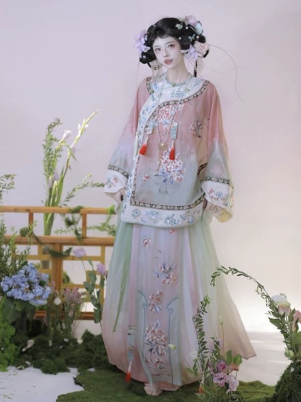 Renting Traditional Hanfu Costumes for Children:A Cultural Experience Renting Traditional Hanfu Costumes for Children:A Cultural Experience