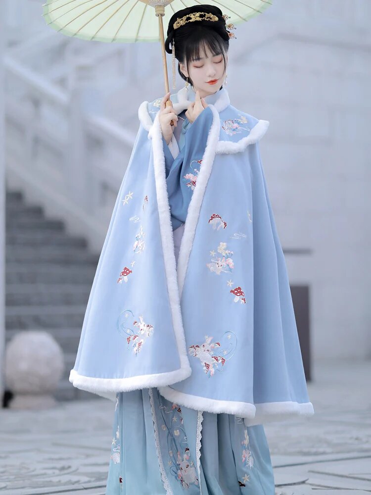 九天汉韵 Original Horseface Skirt:A Tale of Traditional Elegance and Modern Creativity 九天汉韵 Original Horseface Skirt:A Tale of Traditional Elegance and Modern Creativity