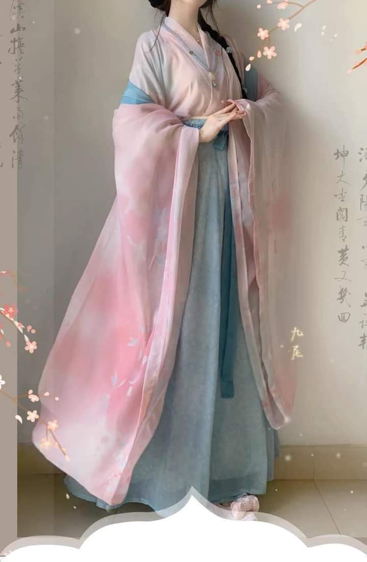 Flower Hairpin and Hanfu:A Blend of Beauty and Tradition Flower Hairpin and Hanfu:A Blend of Beauty and Tradition