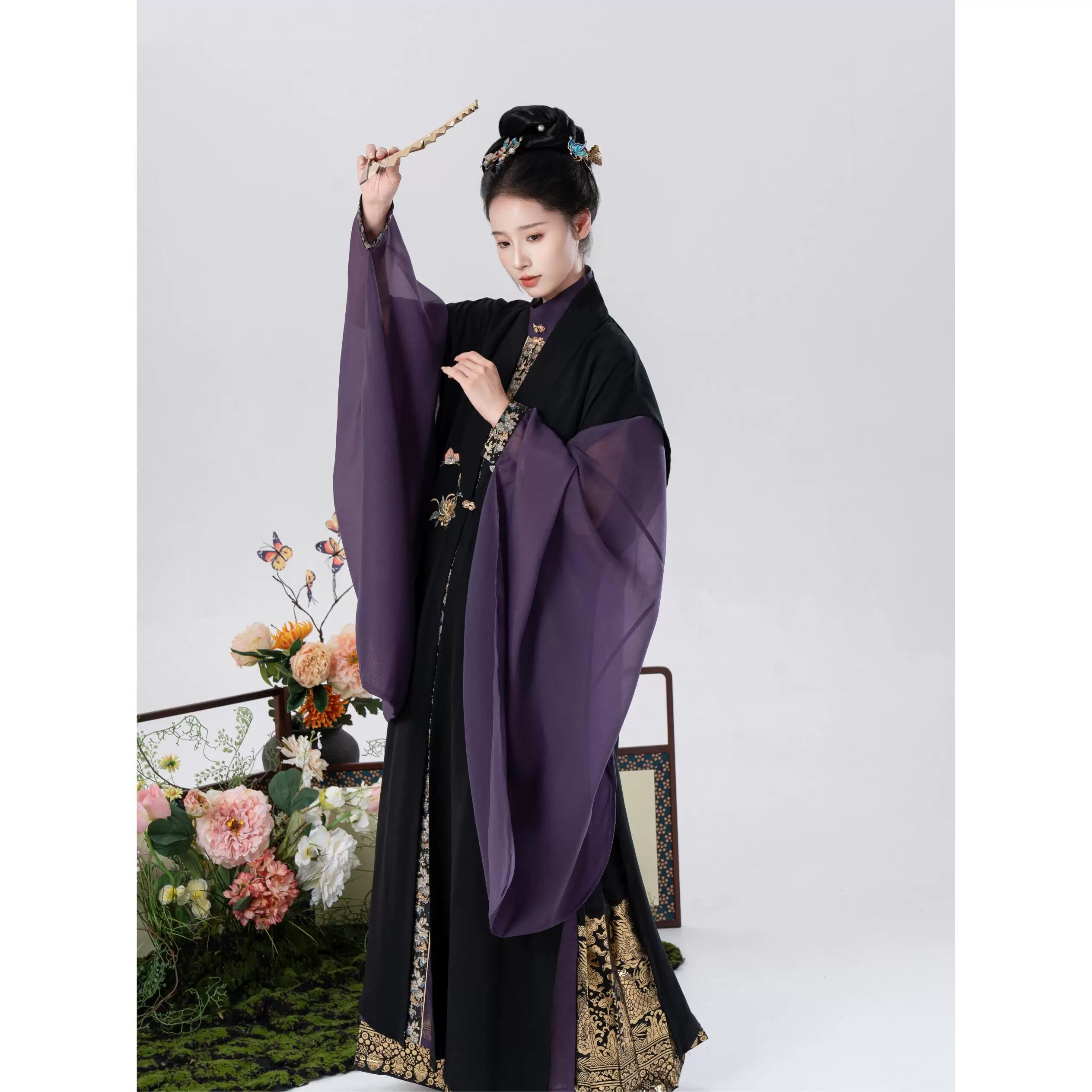 Modern Youths Engagement Qipao:The Evolution of Traditional Charm in Modern Times Modern Youths Engagement Qipao:The Evolution of Traditional Charm in Modern Times