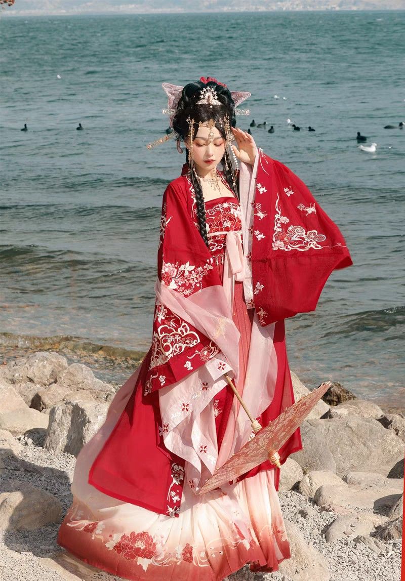 Spring Girls Hanfu Fashion:Exploring the Charm of Hanfu Blouse for Little Girls