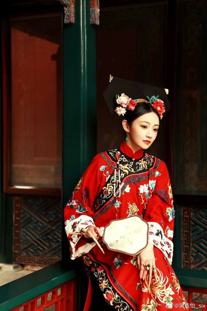 The Elegance of Horseface Skirt Coats:The Little Xiang Style