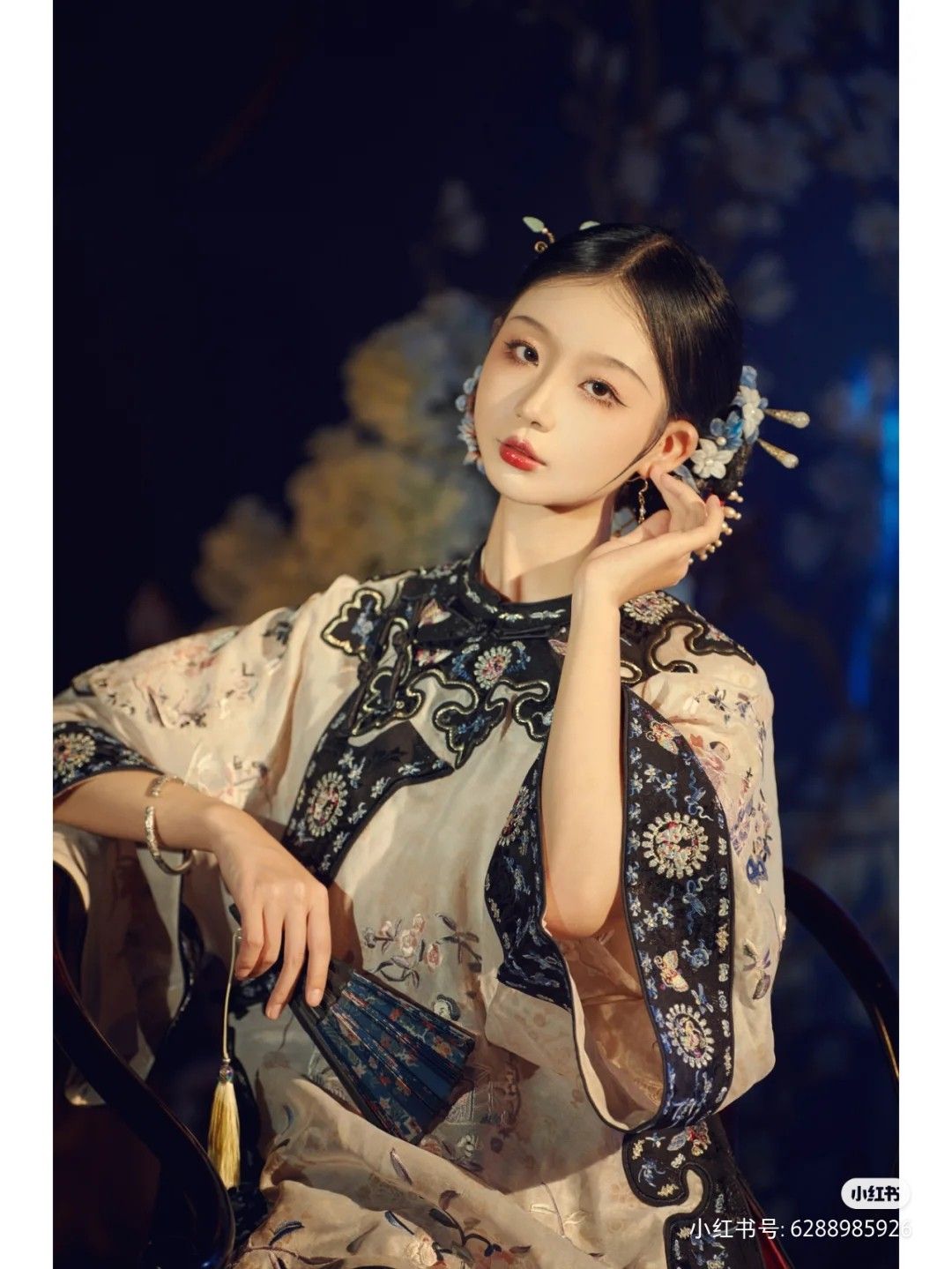 Red Retro Vintage Cheongsam:A Blend of Tradition and Modernity