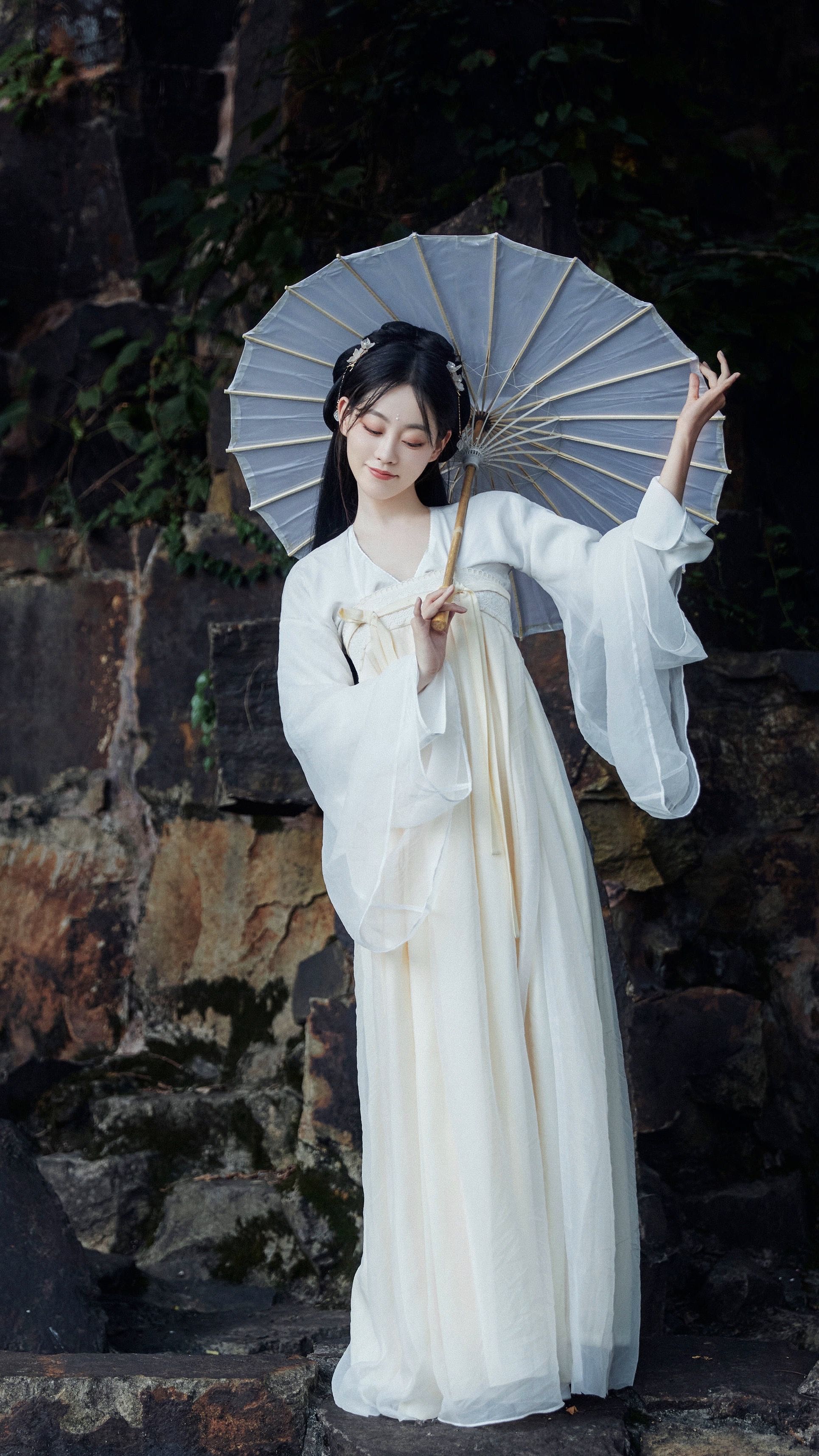 Summer Hanfu Womens Ensemble A Glance into Traditional Elegance