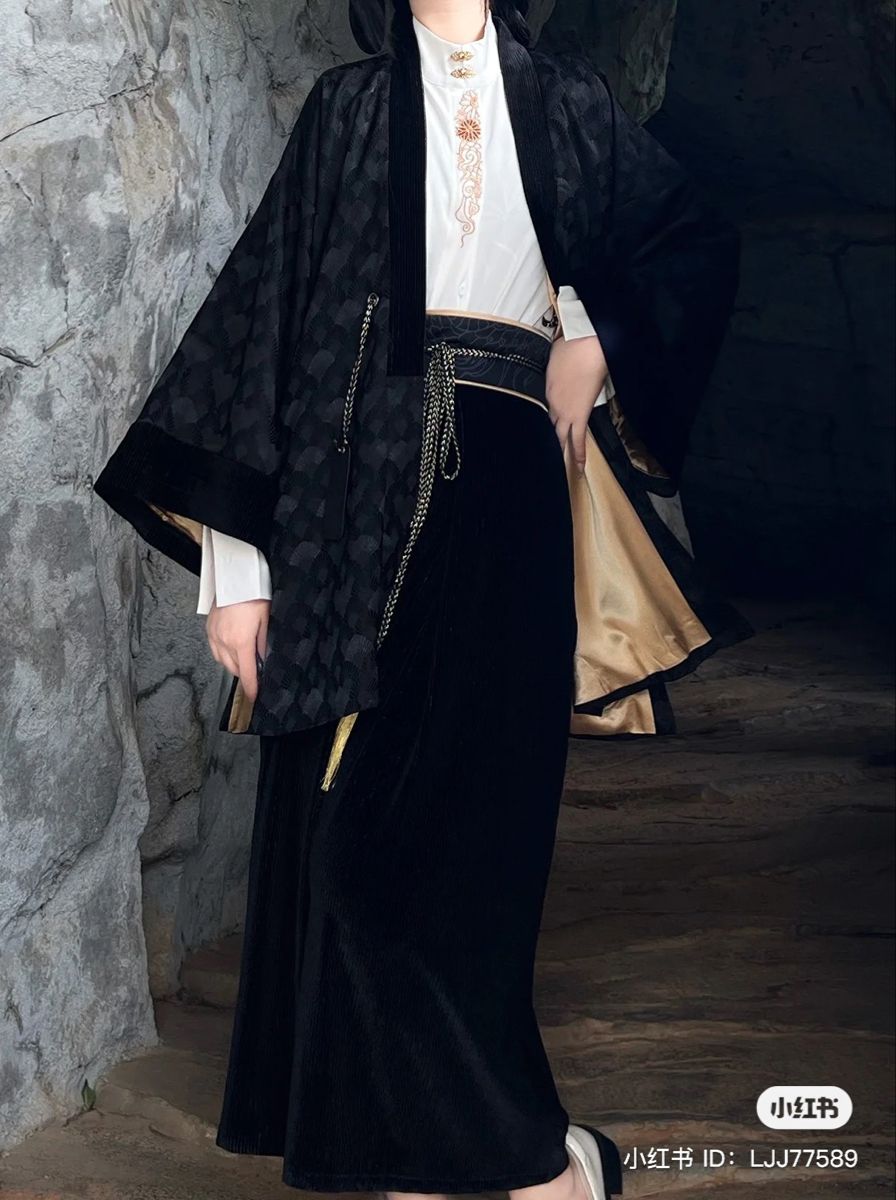 The Warrior Maiden:A Journey into the World of Martial Arts and Hanfu Fashion for Young Girls The Warrior Maiden:A Journey into the World of Martial Arts and Hanfu Fashion for Young Girls