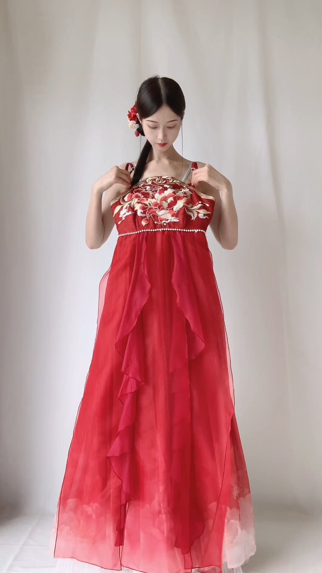 Elevating the Elegance of Traditional Hanfu Shoes with Height Enhancement Techniques Elevating the Elegance of Traditional Hanfu Shoes with Height Enhancement Techniques