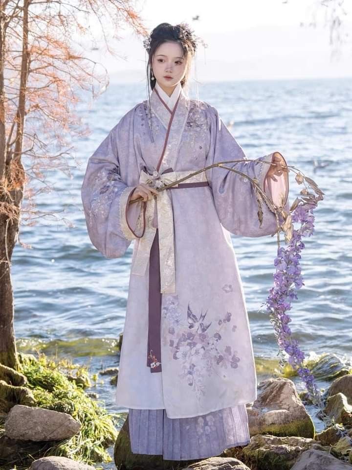 Summer Fashion for Little Girls in Traditional Hanfu Dress Summer Fashion for Little Girls in Traditional Hanfu Dress