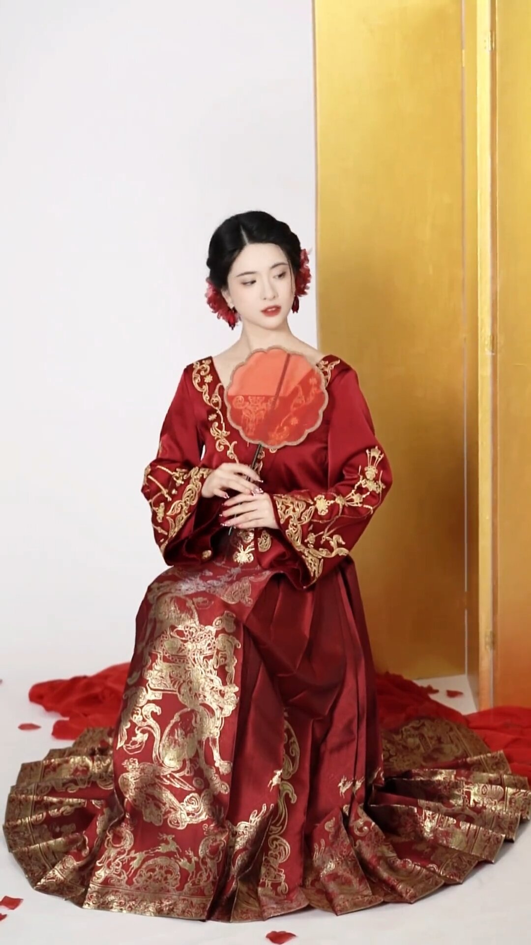 2023 New Wave of Hanfu Fashion:A Blend of Tradition and Modernity 2023 New Wave of Hanfu Fashion:A Blend of Tradition and Modernity