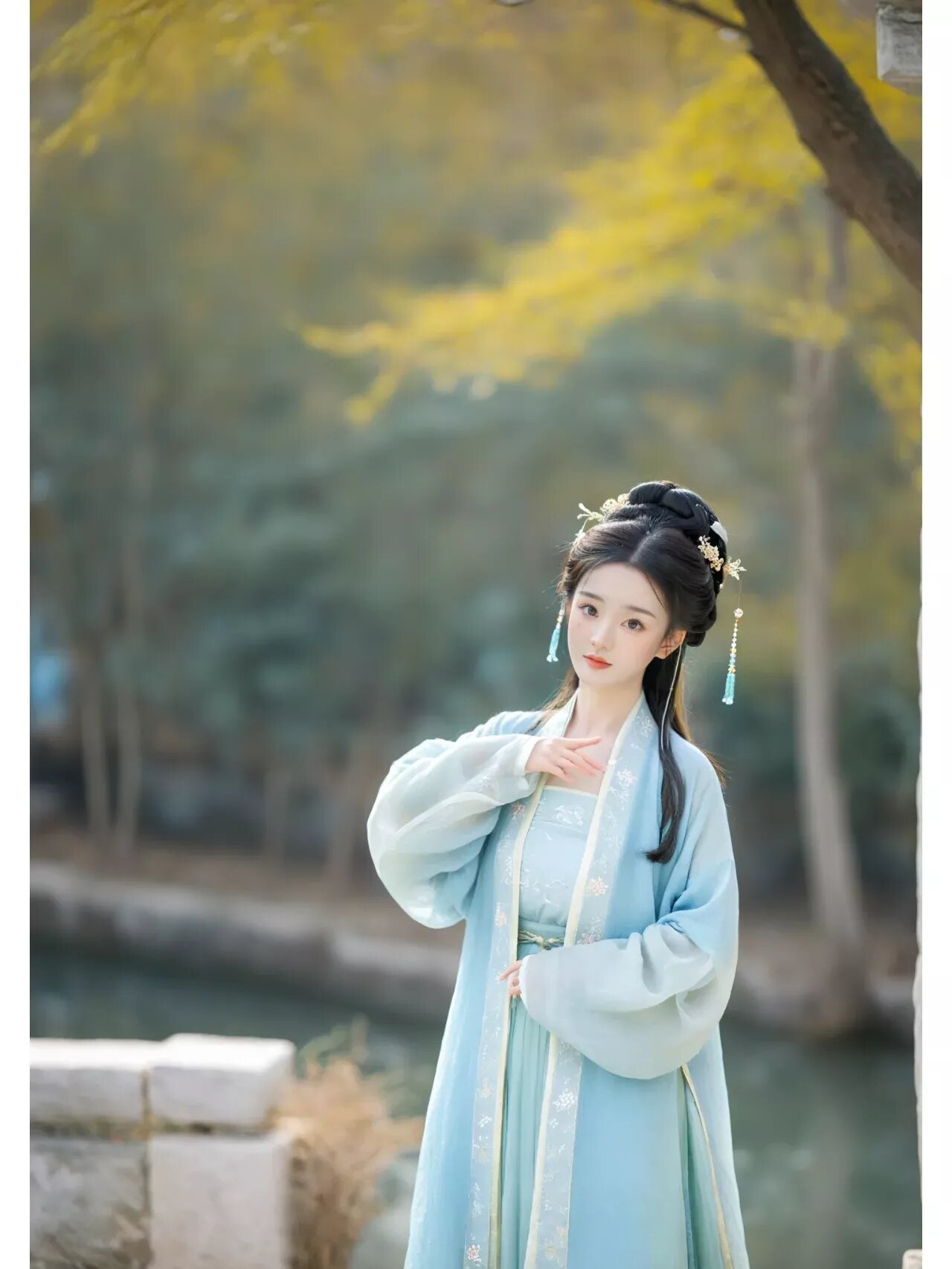 Winter and Autumn Hanfu Fashion for Little Girls:A Guide to Traditional Chinese Dress