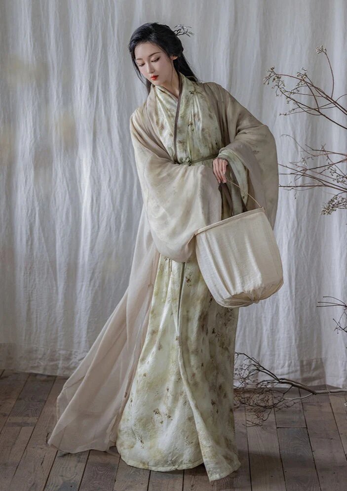 The Evolution of Traditional Elegance in Modern Workwear:The Story of Hanfu Costumes for Women The Evolution of Traditional Elegance in Modern Workwear:The Story of Hanfu Costumes for Women