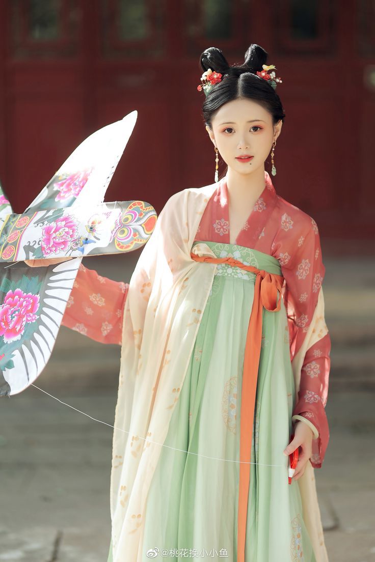 Modern Hanfu Womens Fashion:Summer Edition A Revamped Look Modern Hanfu Womens Fashion:Summer Edition A Revamped Look