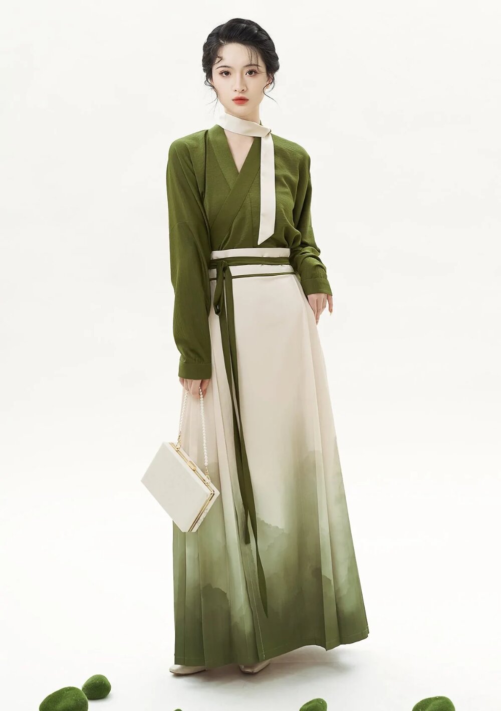 The Splendor of Red Chinese New Year Hanfu:A Traditional Salutation to the New Year The Splendor of Red Chinese New Year Hanfu:A Traditional Salutation to the New Year