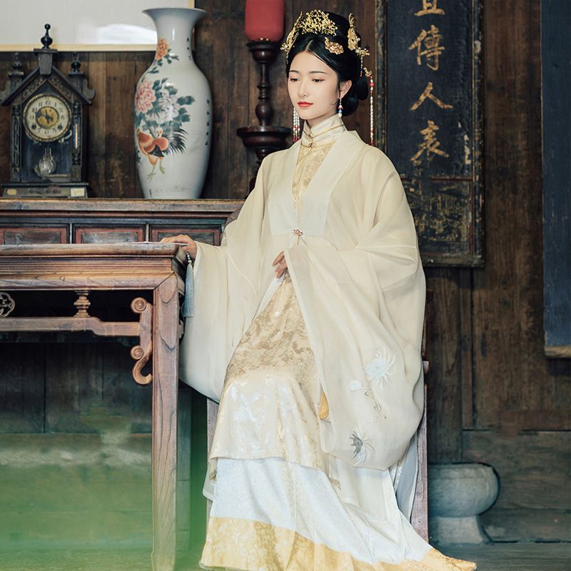 Qipao Fashion for Children:A 6-Year-Old Girls Journey into Traditional Elegance Qipao Fashion for Children:A 6-Year-Old Girls Journey into Traditional Elegance