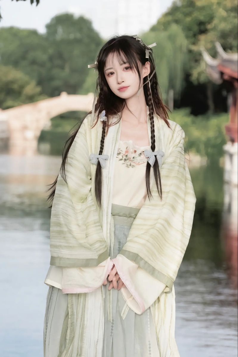 Three Thousand Black Threads:The Origin of Traditional Hanfu Starry Veil Three Thousand Black Threads:The Origin of Traditional Hanfu Starry Veil
