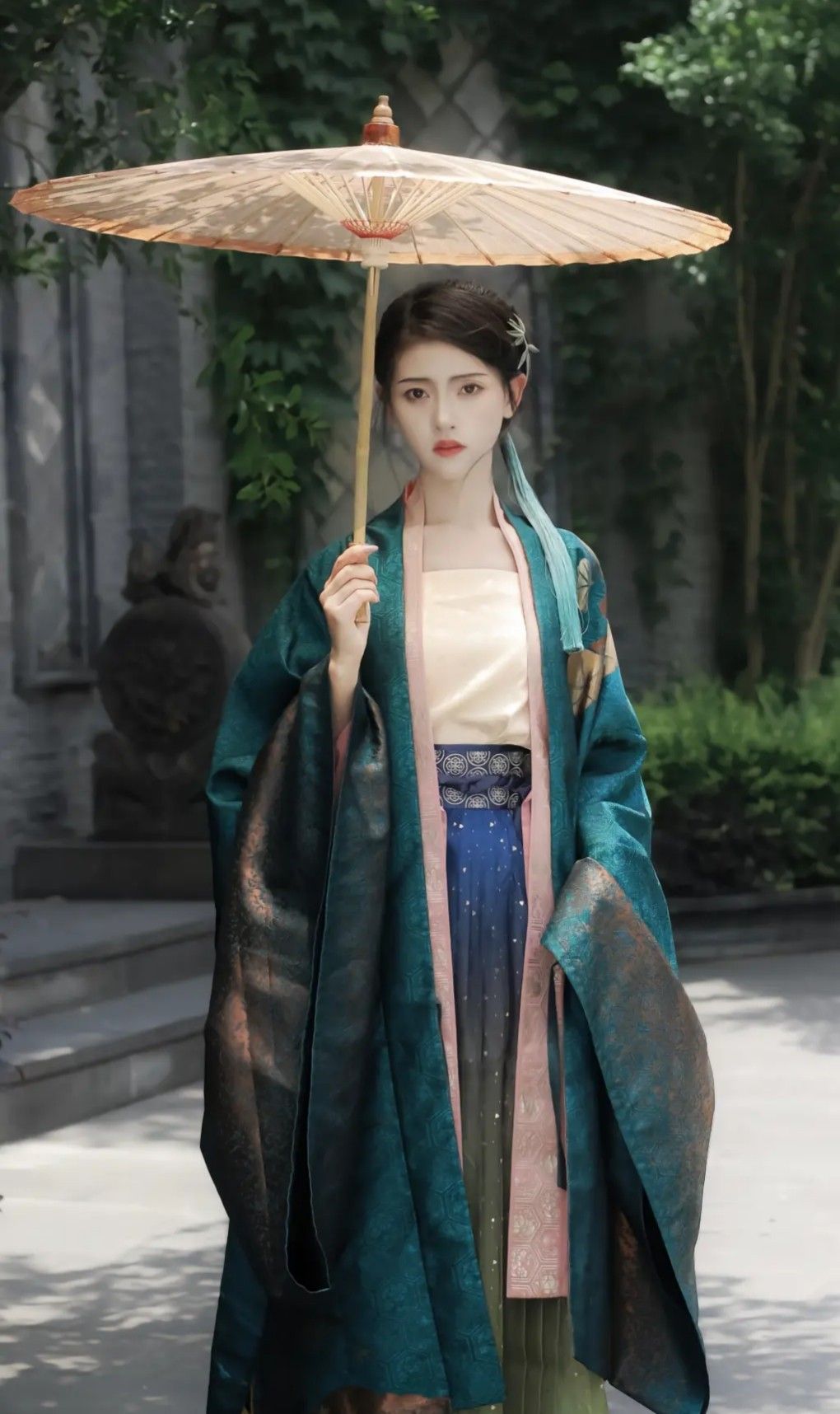 White Chinese-Style Pleated Skirt:A Blend of Tradition and Modernity White Chinese-Style Pleated Skirt:A Blend of Tradition and Modernity