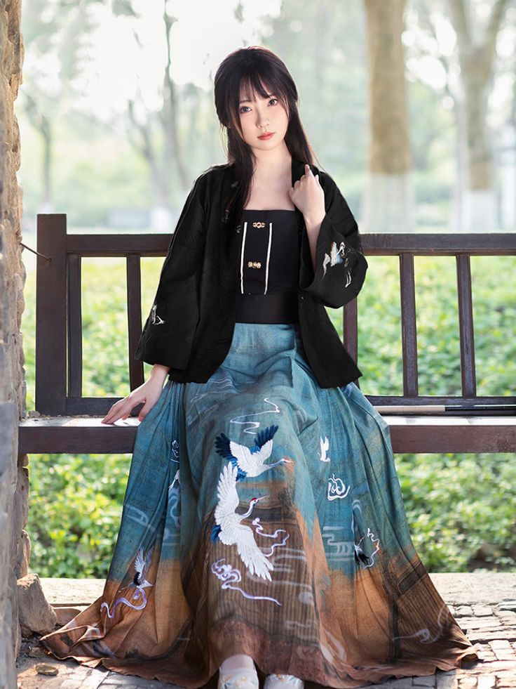 Comfortable Shoe Choices for Traditional Cheongsam Outfits Comfortable Shoe Choices for Traditional Cheongsam Outfits