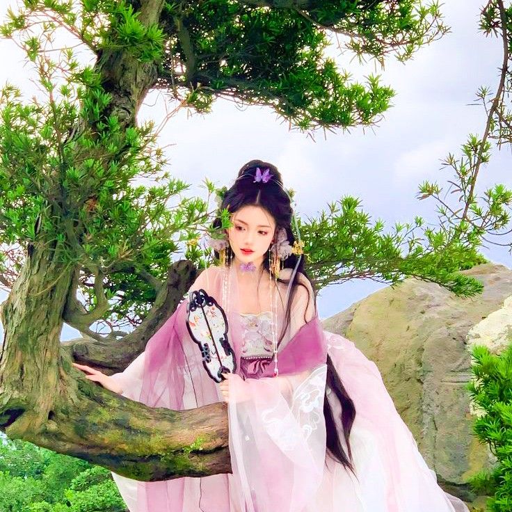The Charm of Sleeveless Cheongsam:A Closer Look at the Short-Armed Traditional Beauty The Charm of Sleeveless Cheongsam:A Closer Look at the Short-Armed Traditional Beauty
