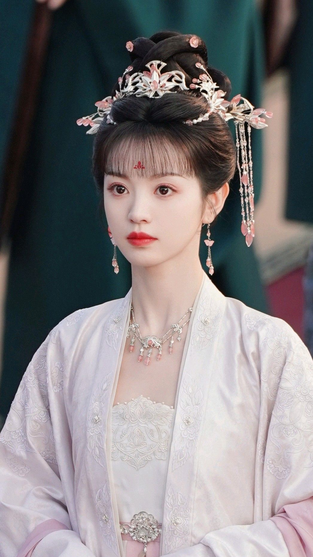 Green Cheongsam Dance Costume:Embodying Classical Elegance Green Cheongsam Dance Costume:Embodying Classical Elegance