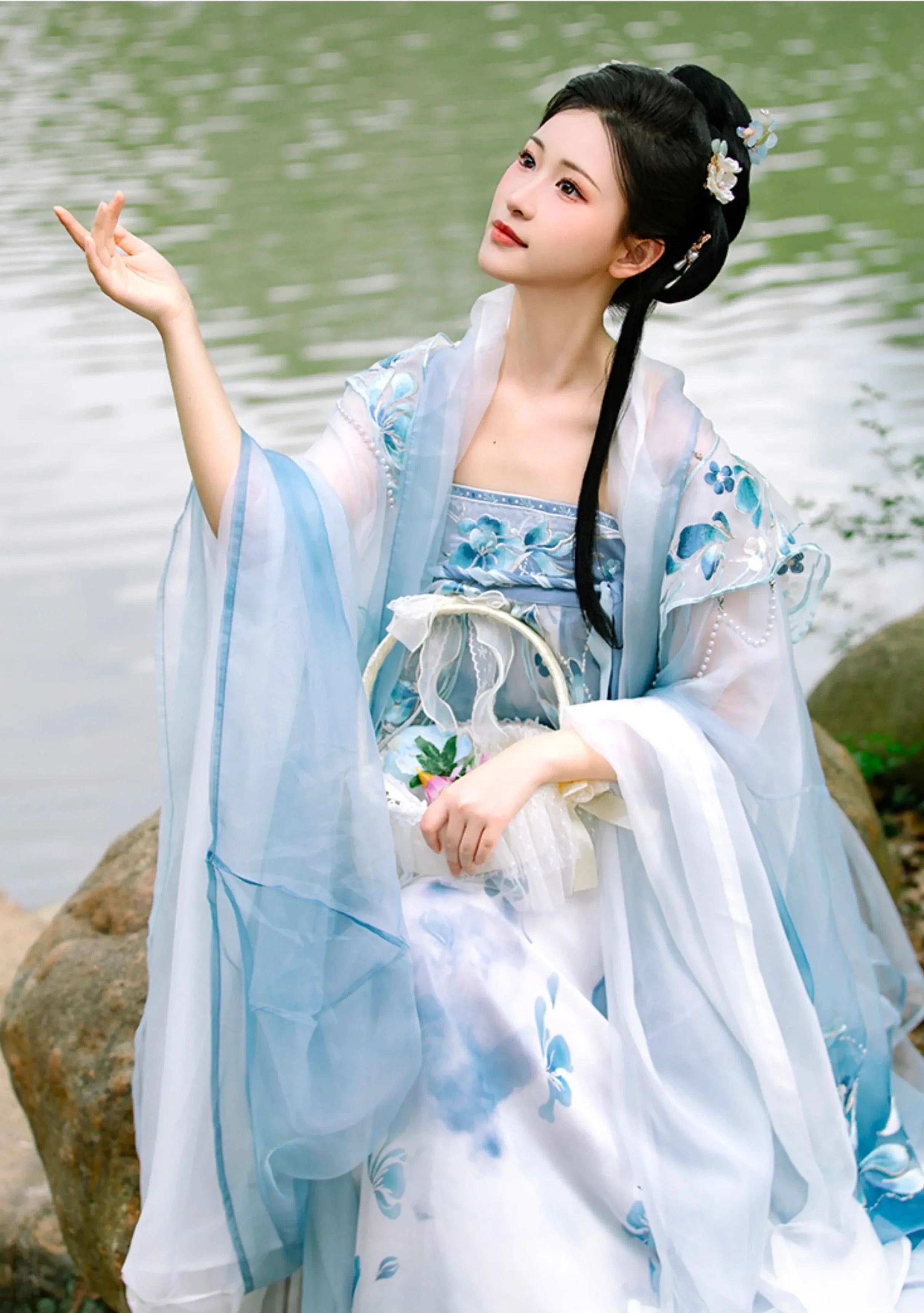 Reinventing Traditional Hanfu for Plus-Size Women:Embracing the Beauty of Modified Hanfu Fashion Reinventing Traditional Hanfu for Plus-Size Women:Embracing the Beauty of Modified Hanfu Fashion
