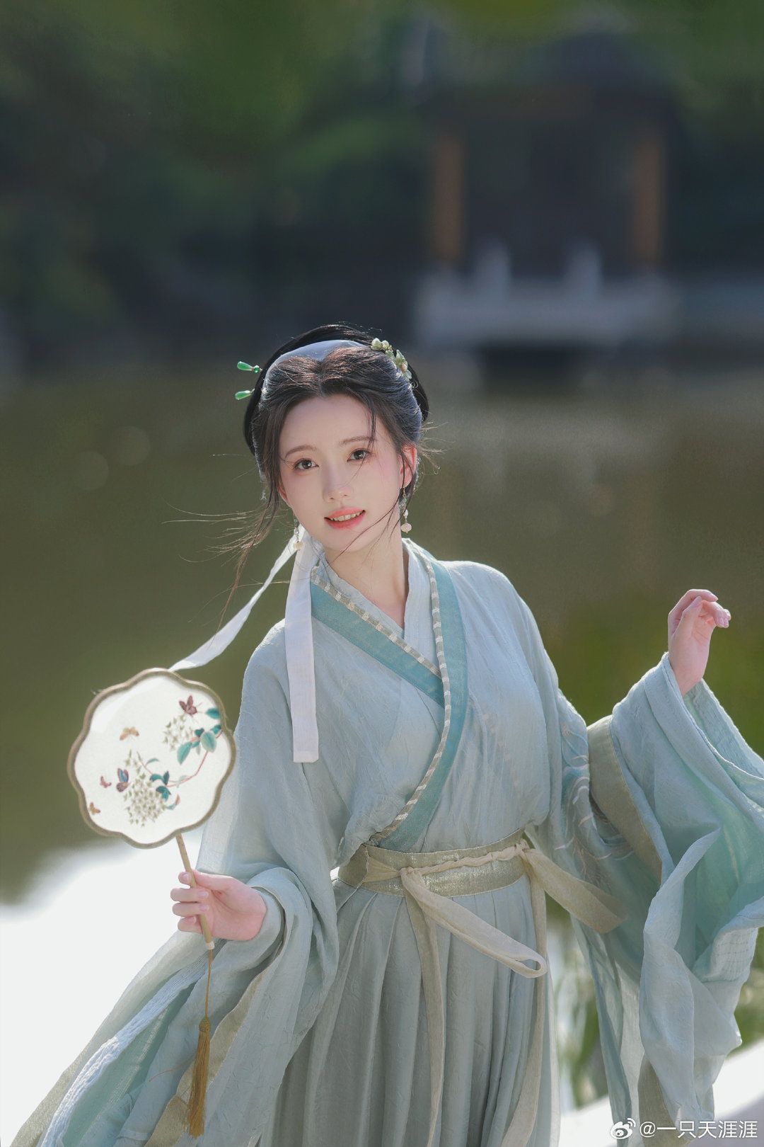 Renting the Complete Ming-Style Hanfu with Cloud Collar:A Guide to Traditional Chinese Elegance Renting the Complete Ming-Style Hanfu with Cloud Collar:A Guide to Traditional Chinese Elegance