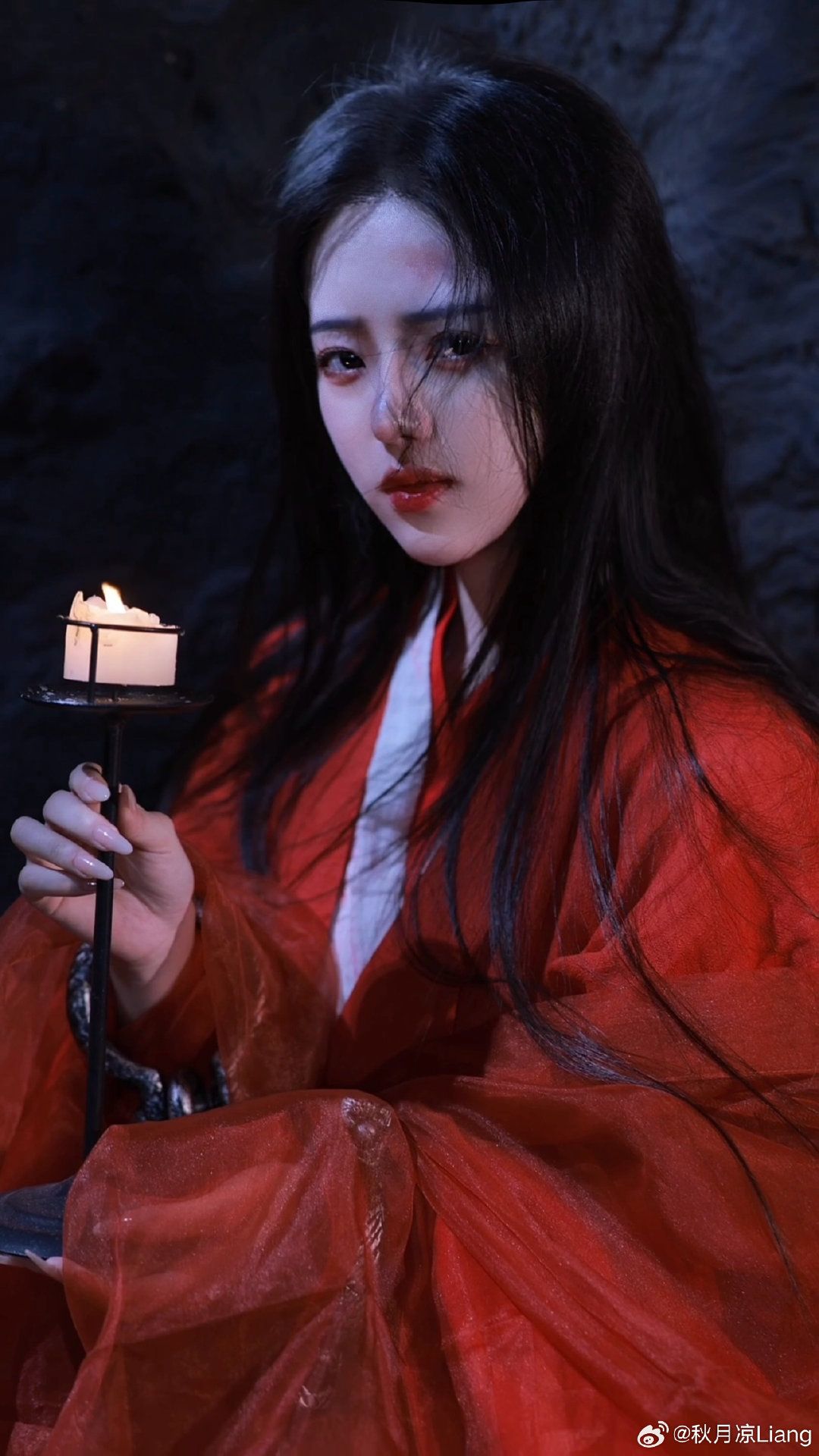 The Splendor of Hanfu Robes:A Girls Journey into Traditional Chinese Apparel