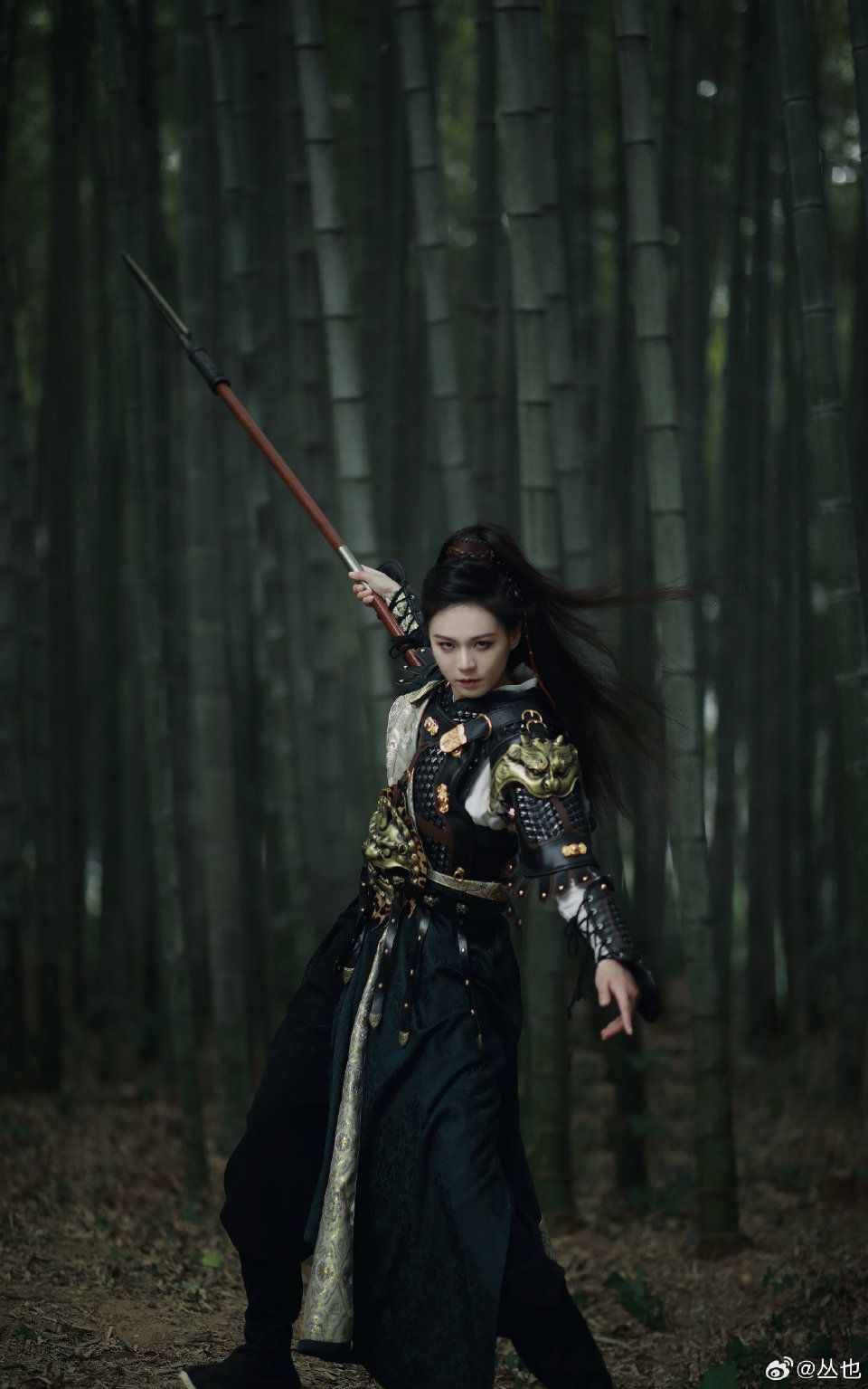 A Girl in a Red Hanfu:Embodiment of Fairy-like Elegance A Girl in a Red Hanfu:Embodiment of Fairy-like Elegance