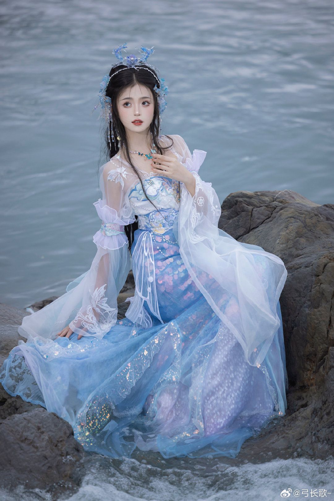 Original Hanfu Fashion:The Journey of Yisheng Song Original Hanfu Fashion:The Journey of Yisheng Song