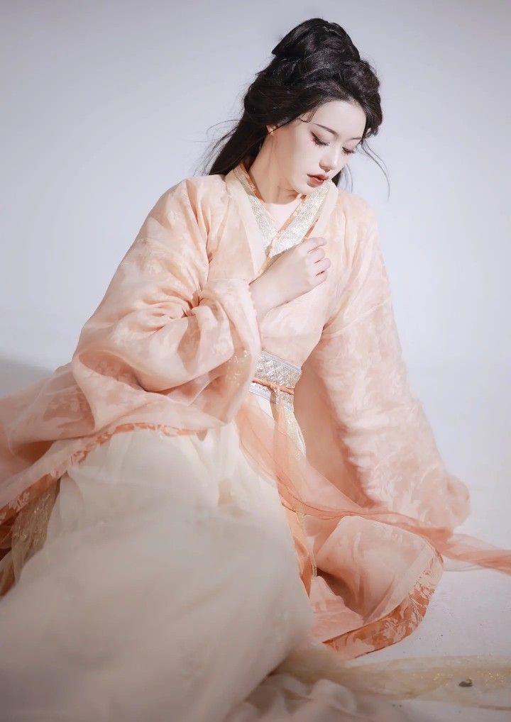 White Hanfu Fashion for Women:2025 New Style White Hanfu Fashion for Women:2025 New Style