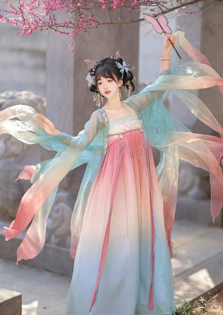 Childrens Hanfu Skirt:A Short-sleeved Journey into Traditional Chinese Fashion