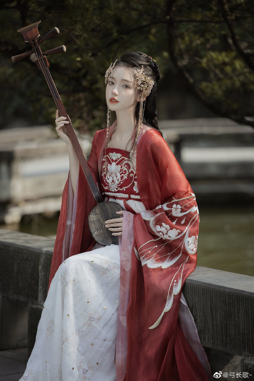 The Charm of Summer Cheongsam Skirts:A Guide to Mid-Length Versions The Charm of Summer Cheongsam Skirts:A Guide to Mid-Length Versions