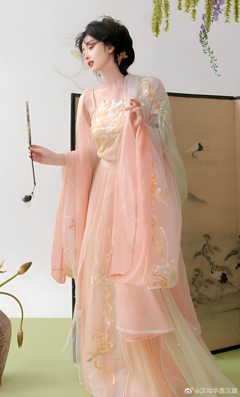 The Splendor of a Seven-Year-Old in Traditional Hanfu Dress