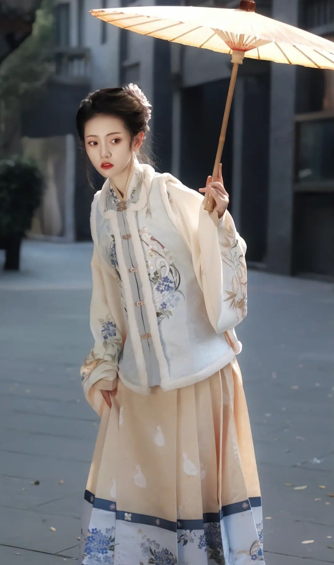 A Guide to Styling a Shawl with a Pink Cheongsam