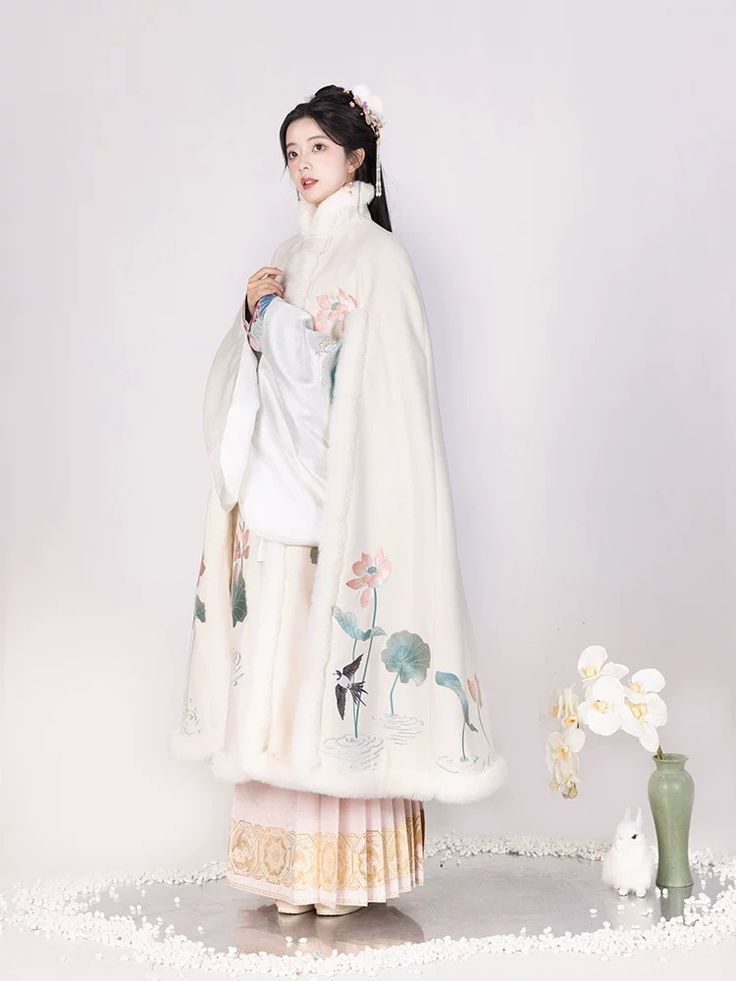 The Ancient Elegance of Gemini in Traditional Chinese Hanfu:A Journey Through Time The Ancient Elegance of Gemini in Traditional Chinese Hanfu:A Journey Through Time