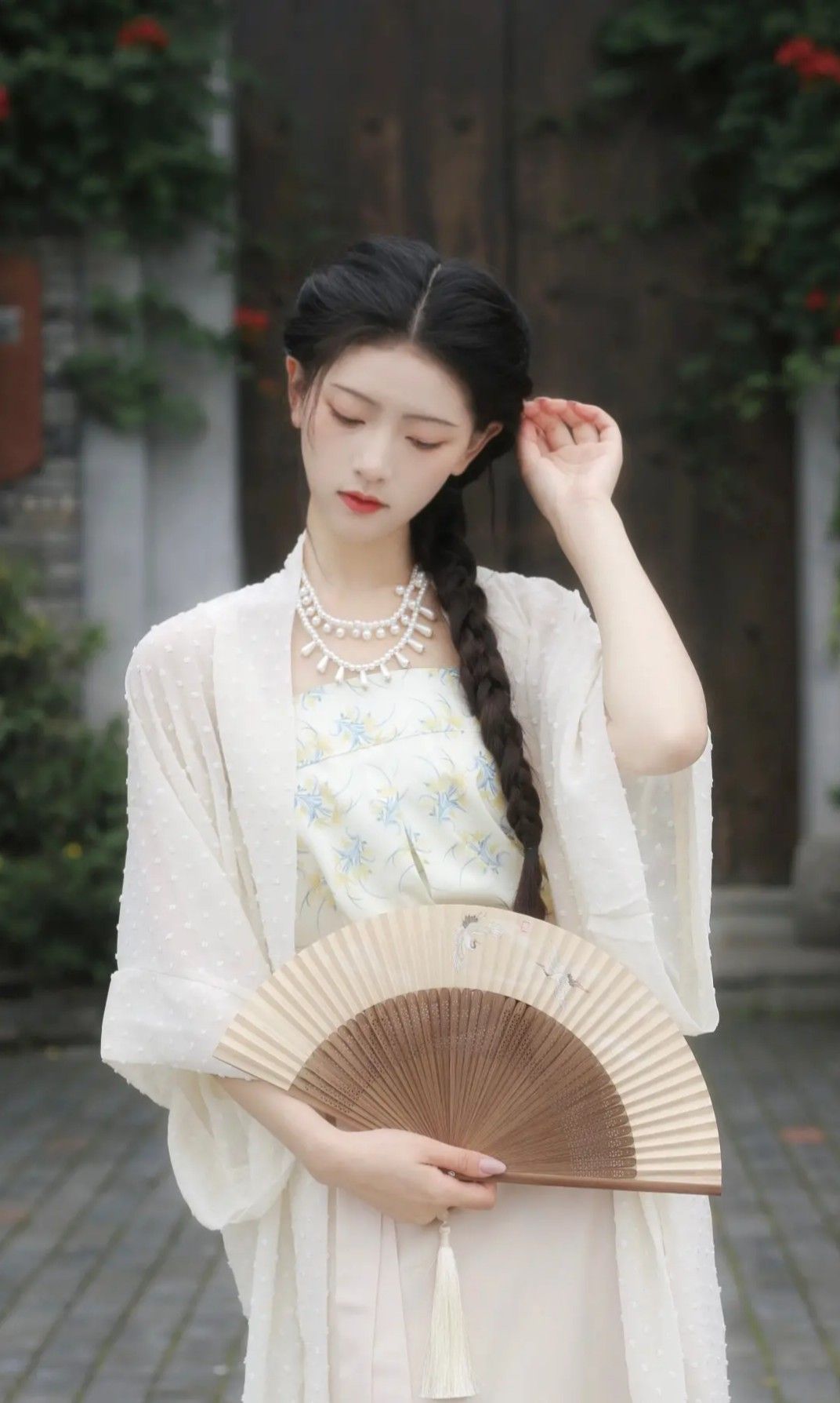 Renting Tang-Style Hanfu:A Journey into Traditional Chinese Elegance Renting Tang-Style Hanfu:A Journey into Traditional Chinese Elegance