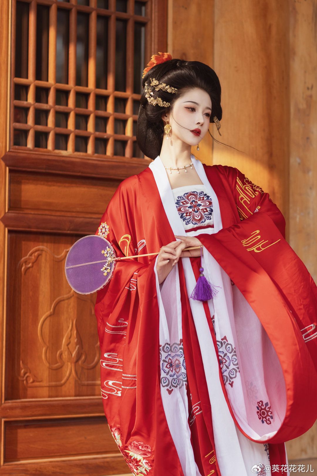 The Elegance of Black Hanfu in Summer The Elegance of Black Hanfu in Summer