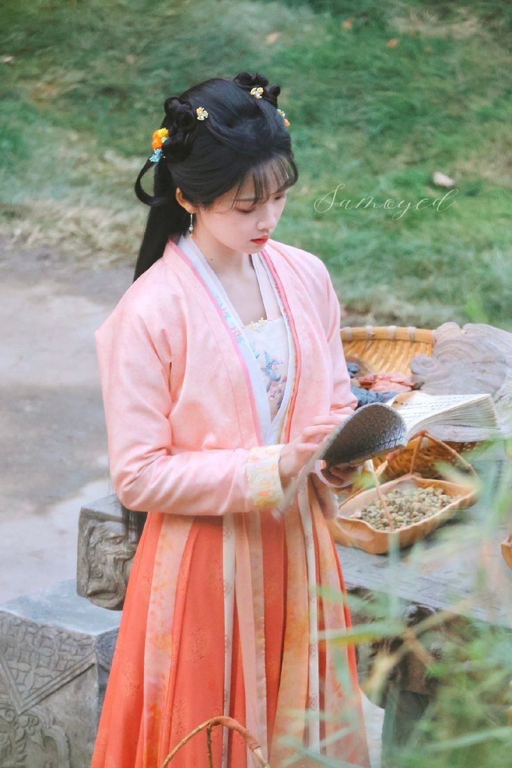 Children in Hanfu Robes:The Splendor of Silk and Tassel
